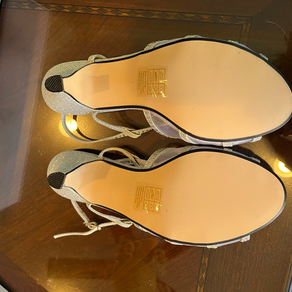 BENJAMIN WALK Touch Ups Clara Silver Heels - Picture 10 of 11